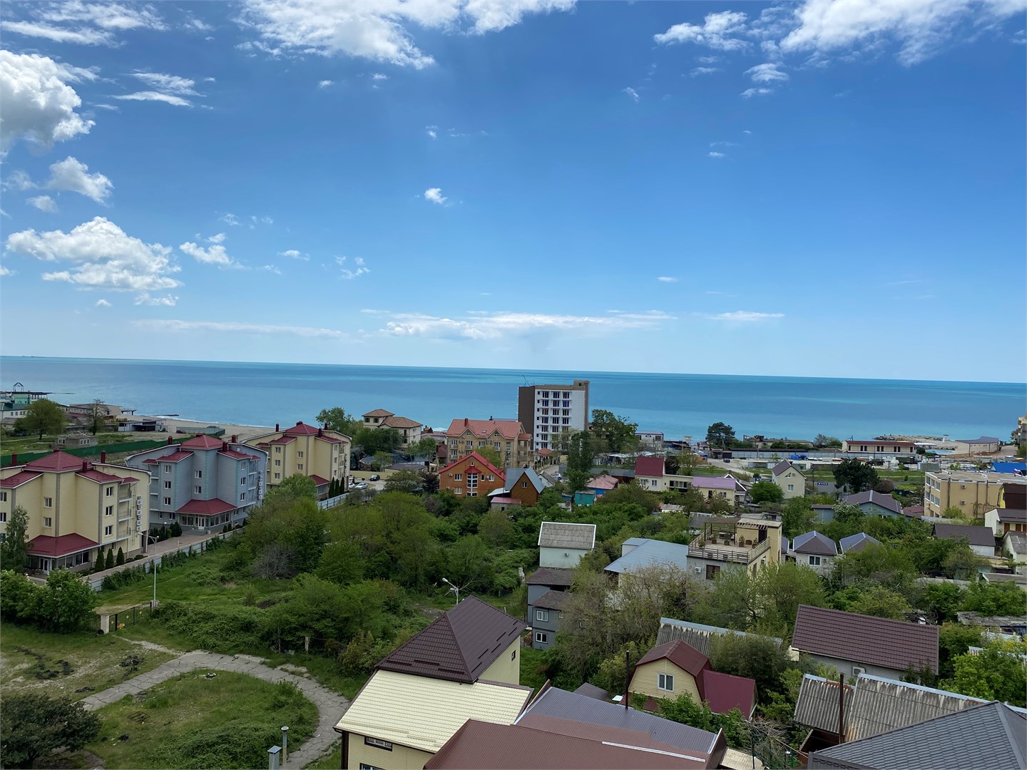 Посмотреть в галерее Стандарт 2-х местный с видом на море и балконом, 5-6 этаж, корпус №3