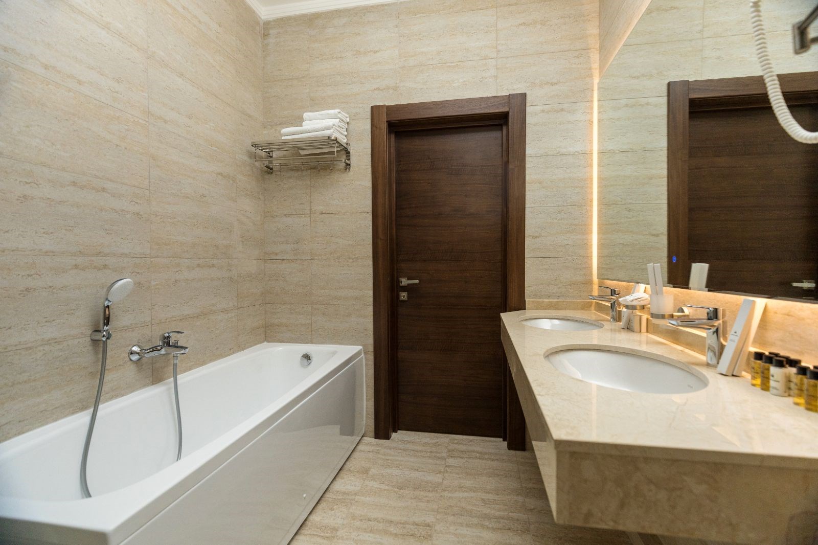 Executive Suite 4-местный 2-комнатный