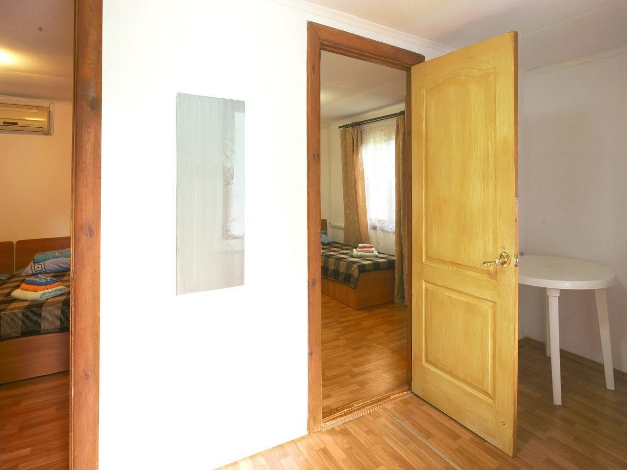 «СОЛНЕЧНЫЙ УГОЛОК» 2-комнатный