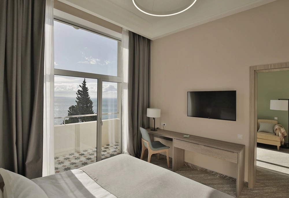 Посмотреть в галерее Lux 2-местный 2-комнатный Gagra/Sea view два балкона