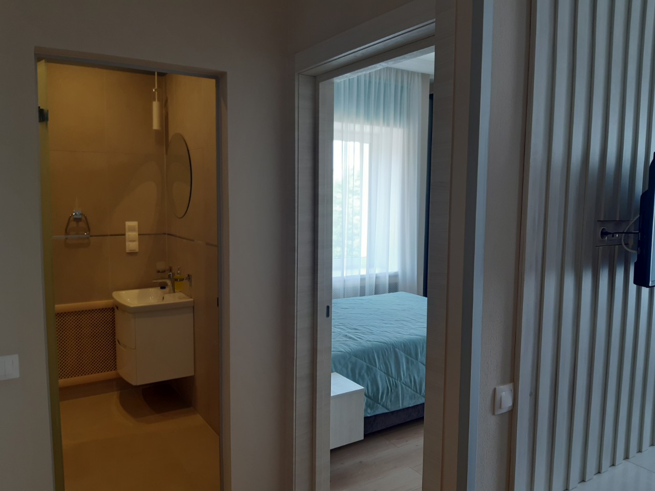 Посмотреть в галерее Полулюкс 2-местный 2-комнатный корпус 1 (4 этаж)