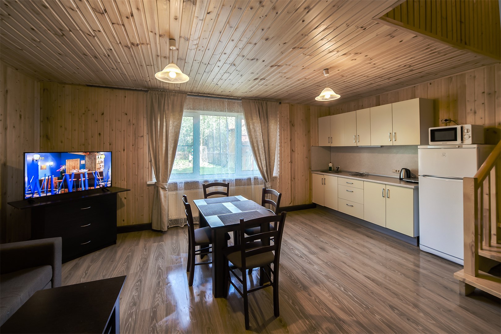 Дом 6-мест. с кух. на берегу