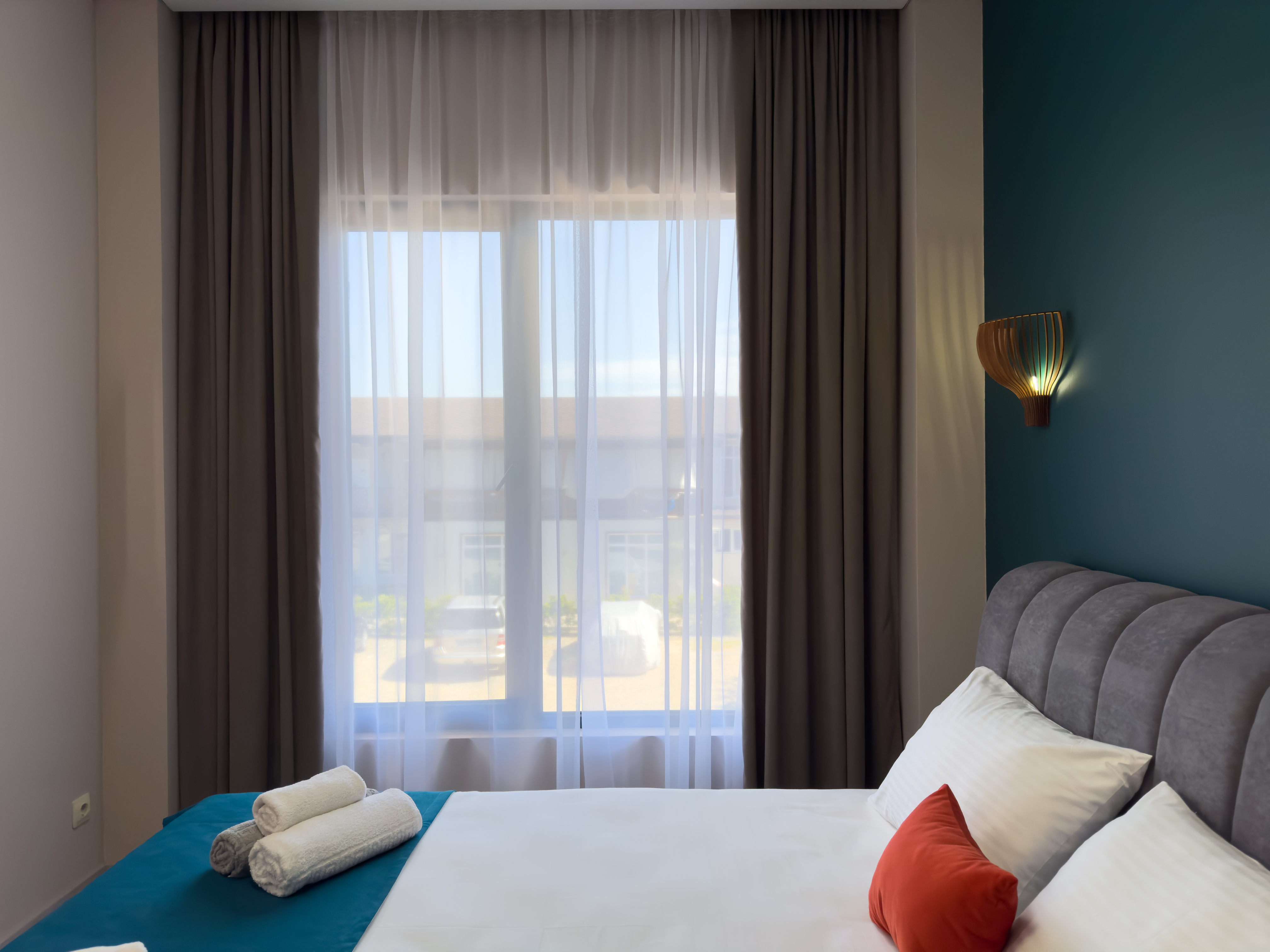 Люкс 2-местный 2-комнатный с балконом  корпус 2