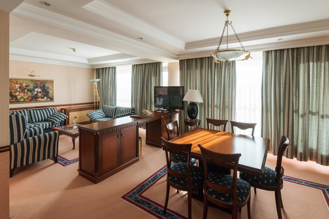 Апартаменты, Бизнес корпус