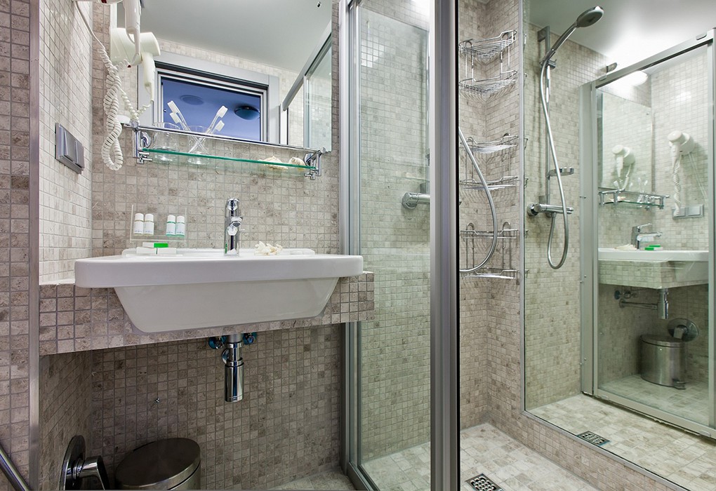 2-мест.(разм. в 3-мест.) станд. улучш. (большая кровать и диван)