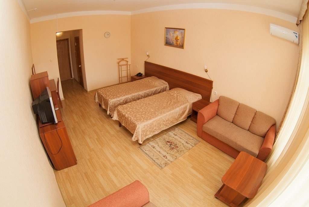 Посмотреть в галерее 1-комнатный двухместный номер Корпус №1/2