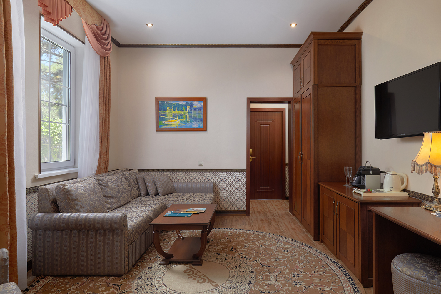 Посмотреть в галерее Suite 2-местный 2-комнатный Sut