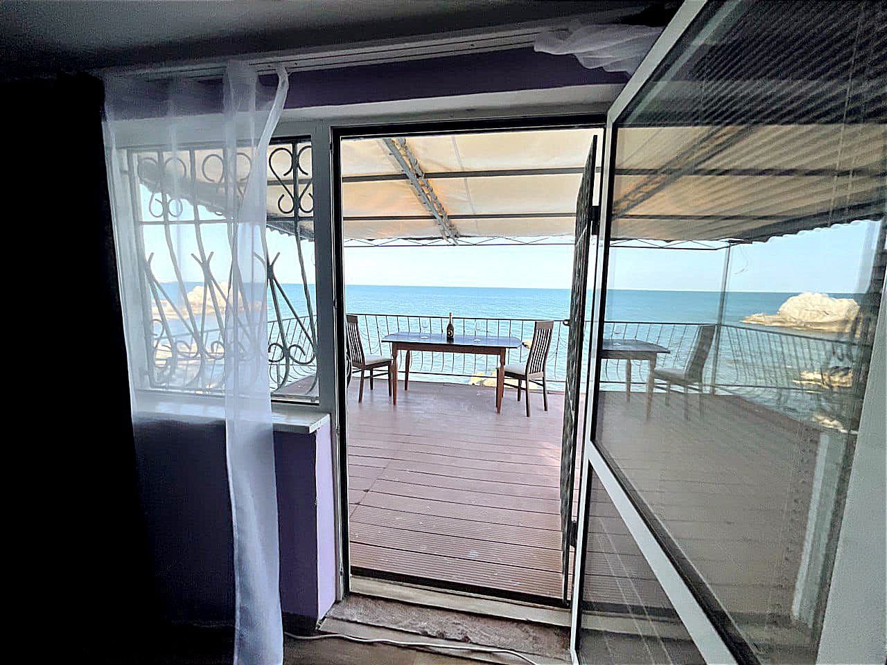 Дом на берегу моря с мангалом 3-местный