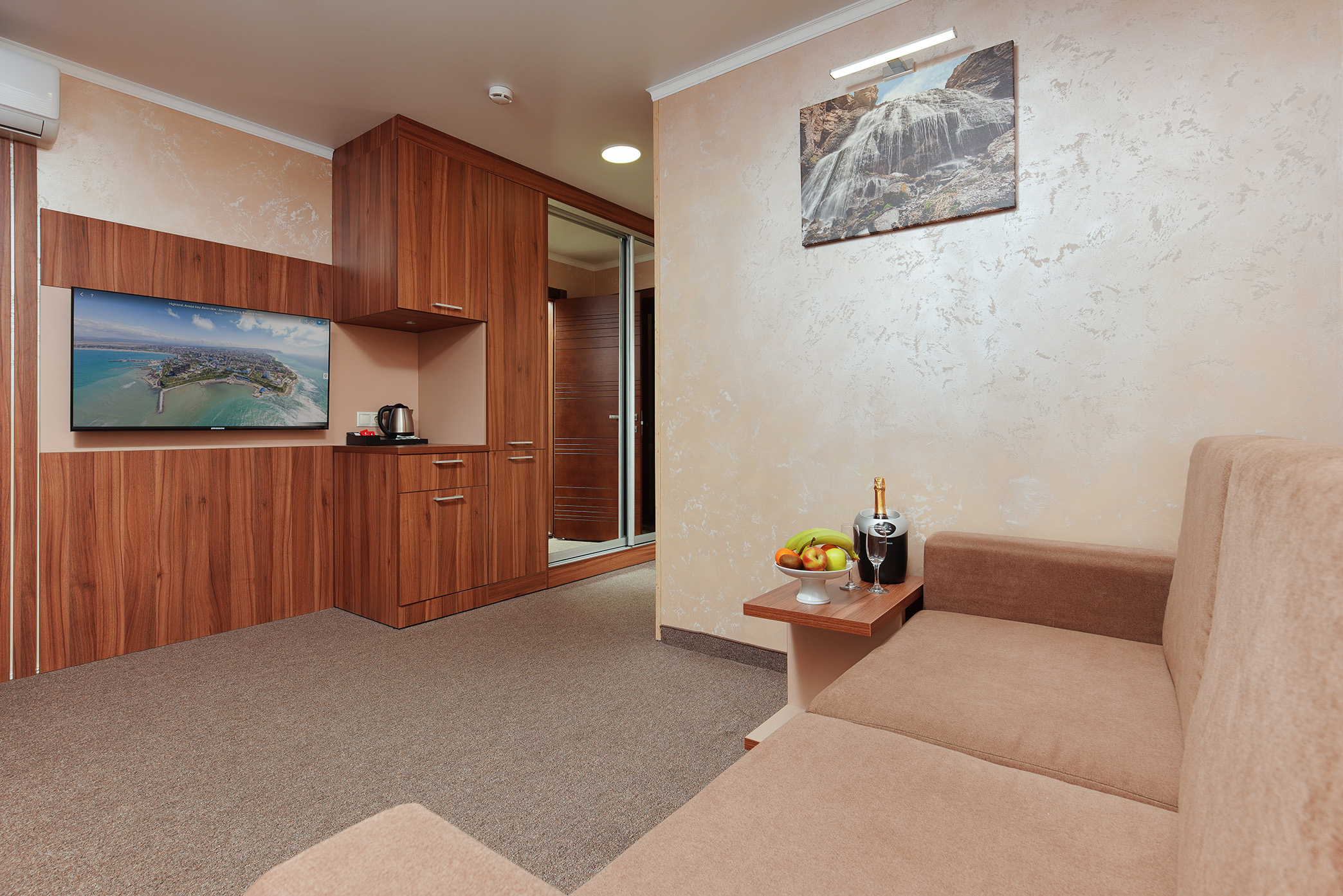 Посмотреть в галерее Junior Suite 2-местный 2-комнатный