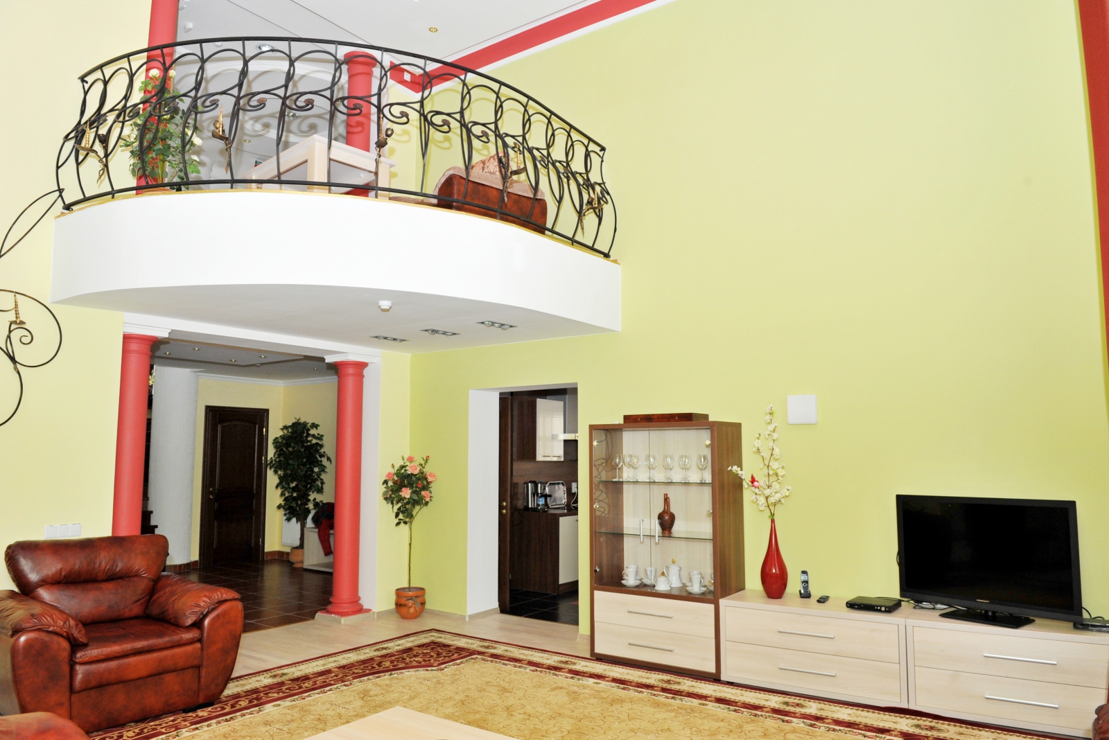 Посмотреть в галерее Коттедж 2-местный 3-комнатный Коттедж