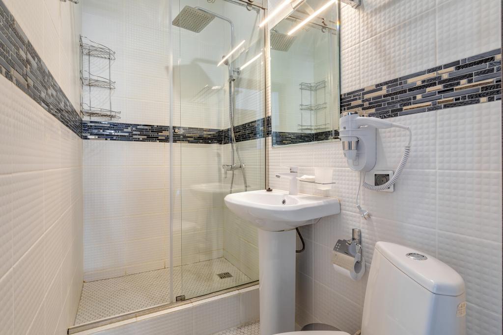 Стандарт 3-местный с видом на бассейн