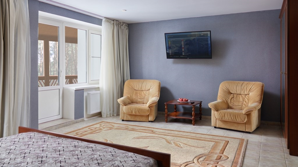 Посмотреть в галерее Люкс 4 -мест. suite 2 room