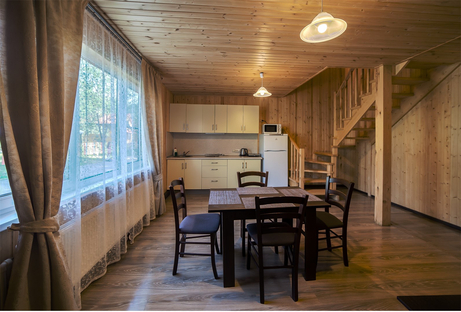 Дом 6-местный с кухней