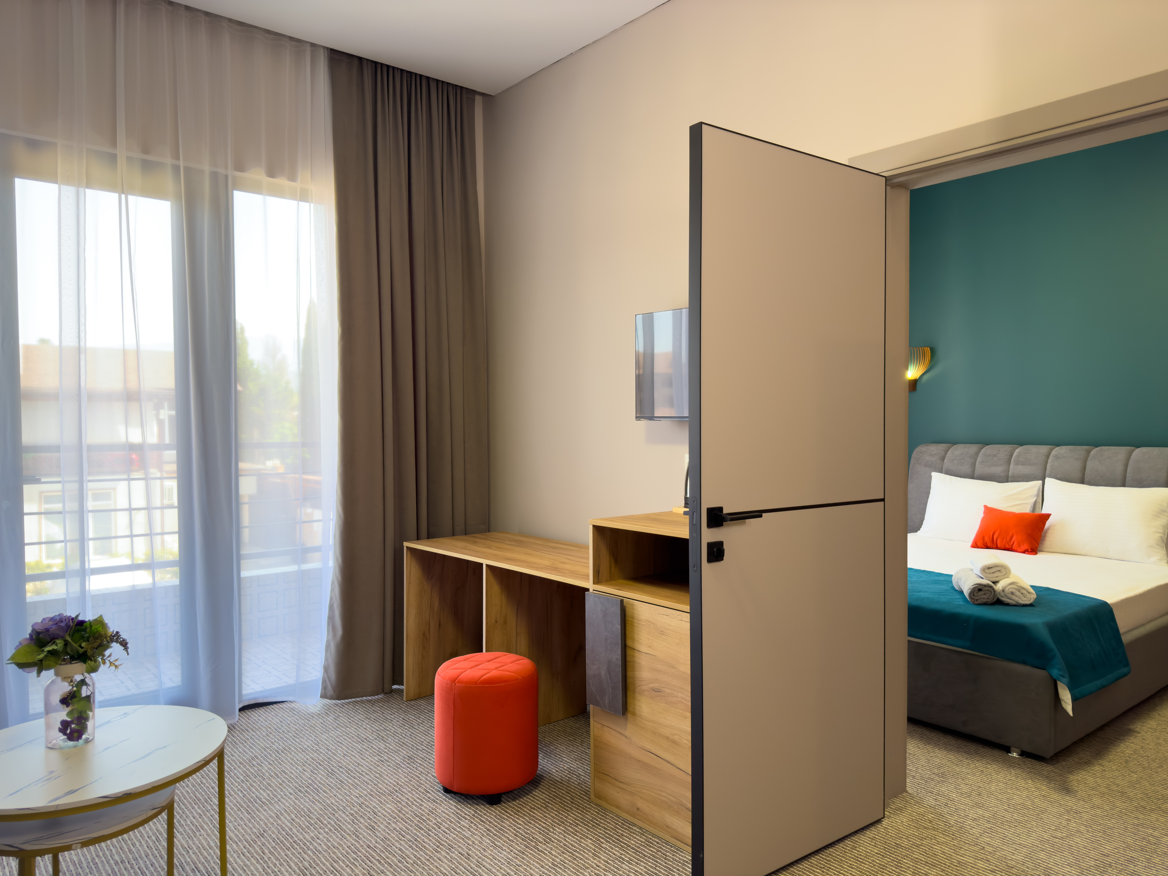 Люкс 2-местный 2-комнатный с балконом  корпус 2