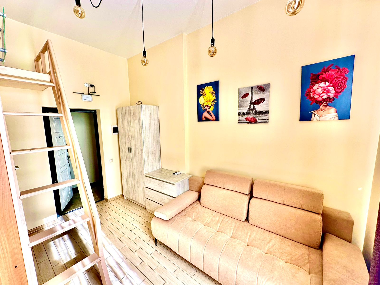 Семейный 4-местный, двухуровневый