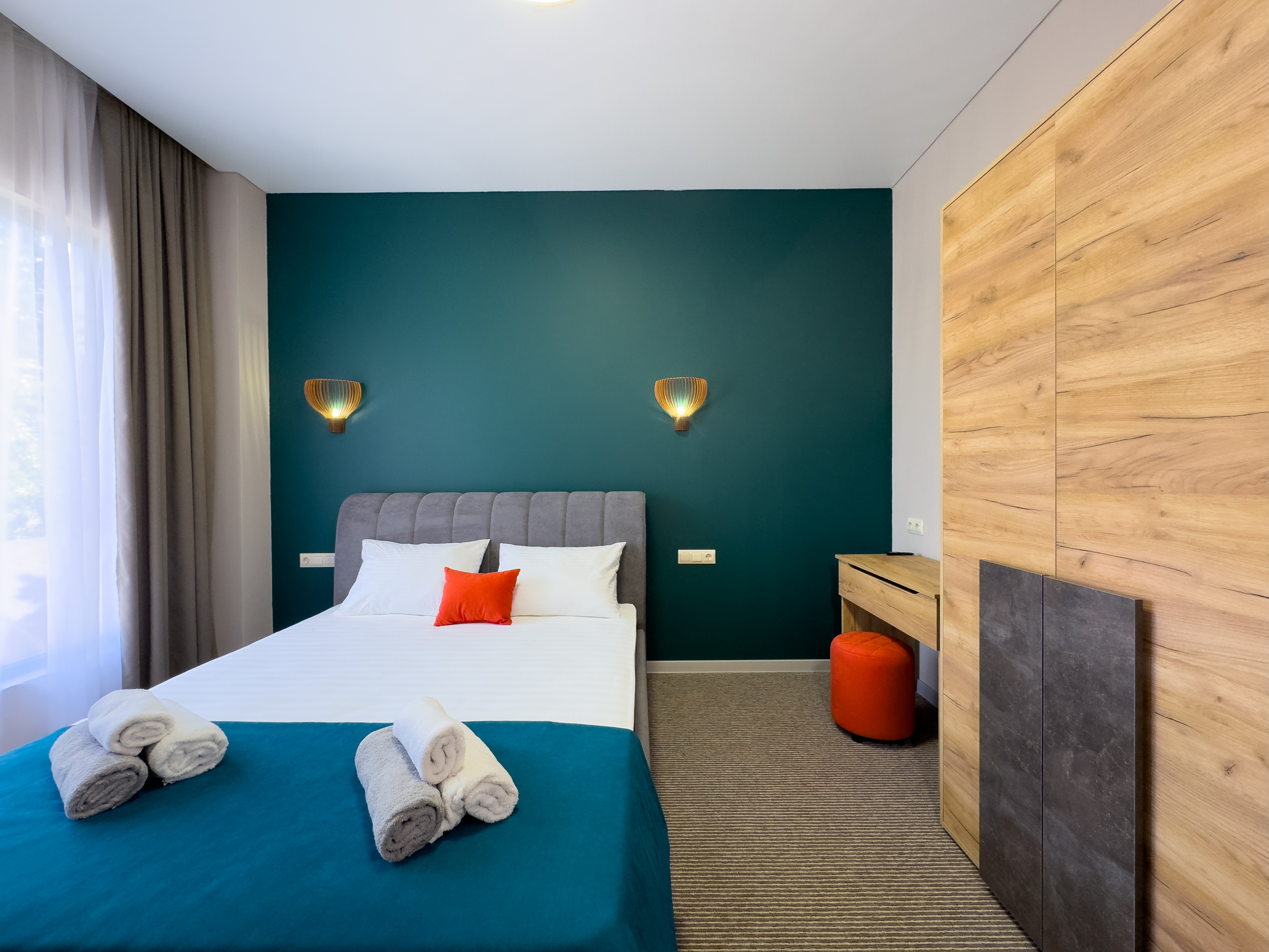 Люкс 2-местный 2-комнатный с балконом  корпус 2