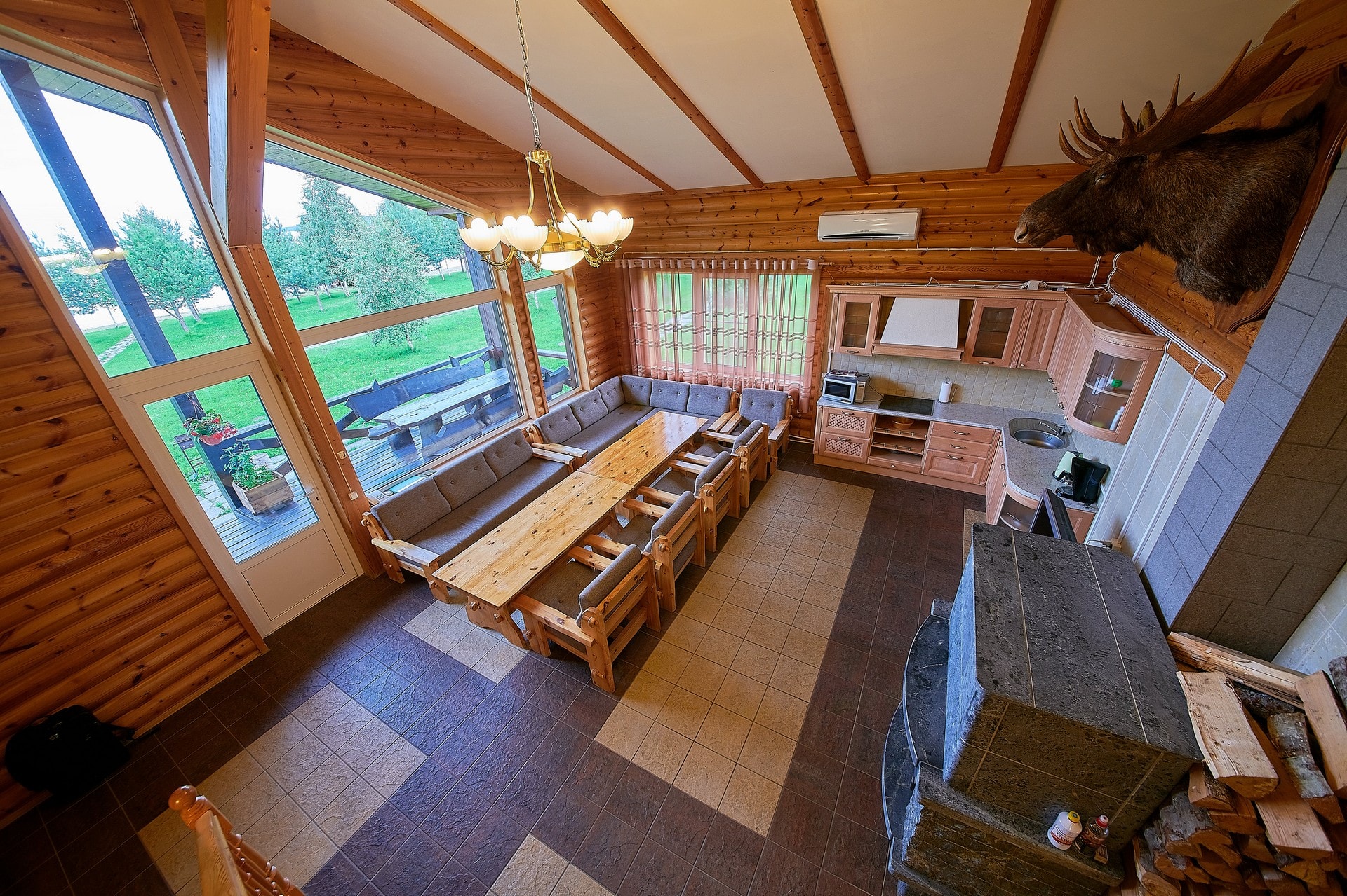 Коттедж 10местный коттедж с камином и сауной