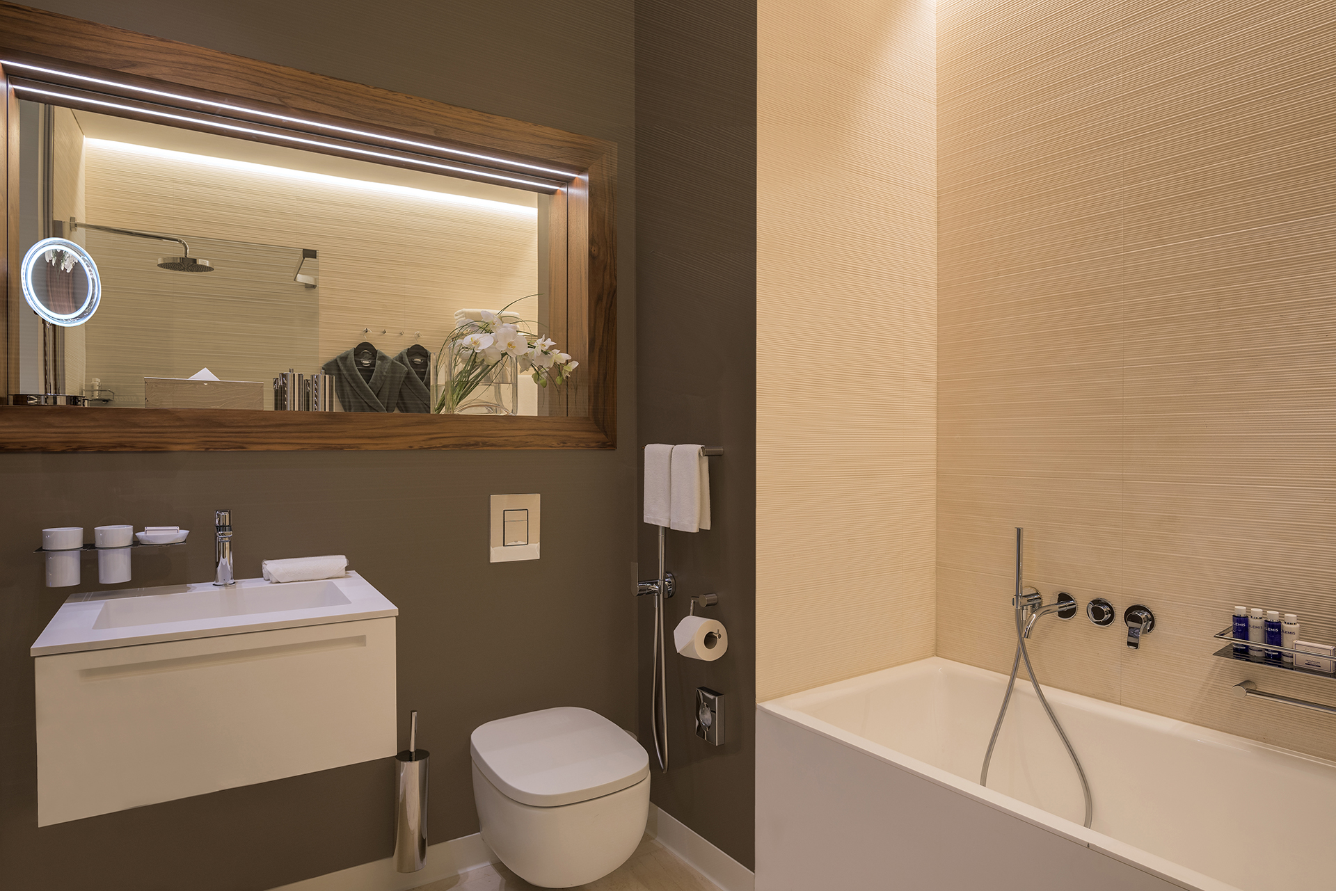 Посмотреть в галерее Suite Crystal 2-местный 2-комнатный