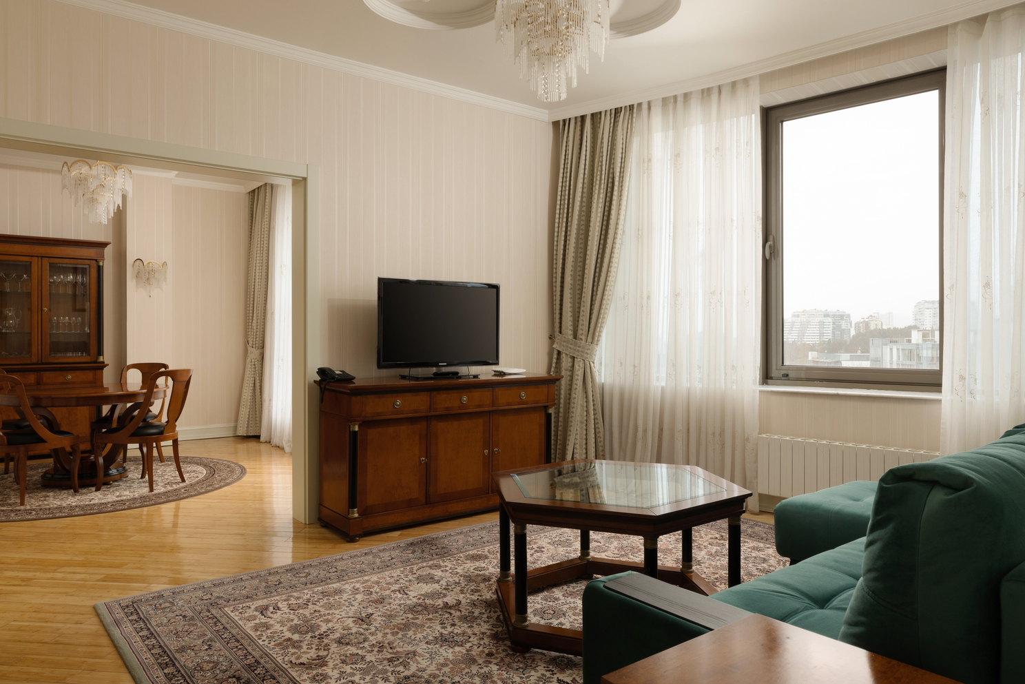 Апартаменты 2-местный 3-комнатный №803 без балкона, окна без возможности открытия