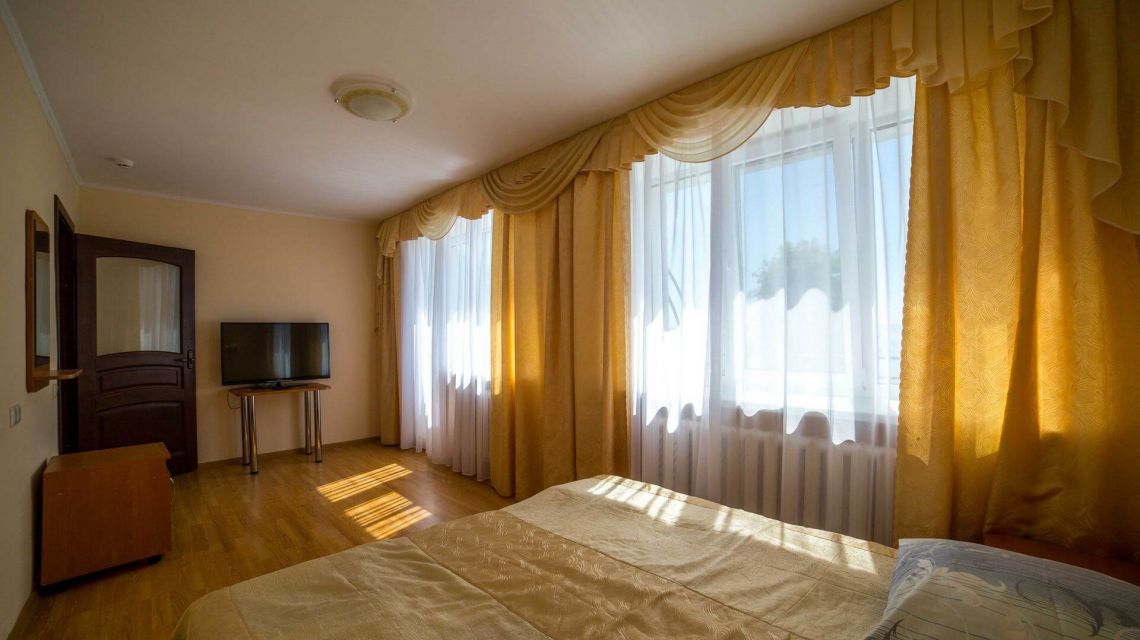 Посмотреть в галерее Комфорт 3-местный 2-комнатный Семейный корпус 2