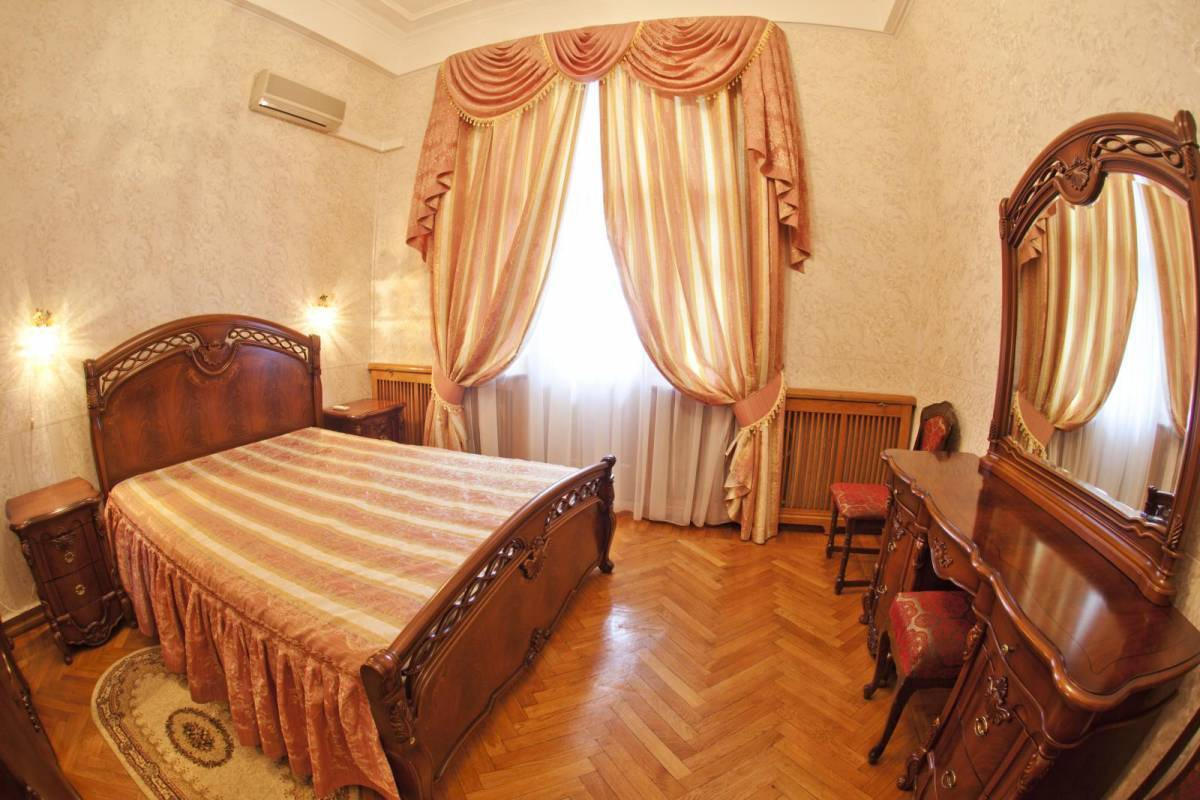 Посмотреть в галерее Люкс 2-комнатный (угловой), корпус 1