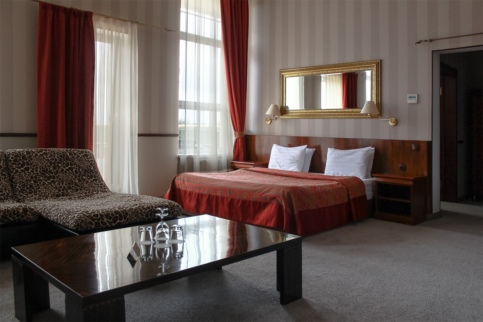 Посмотреть в галерее Luxe balcony