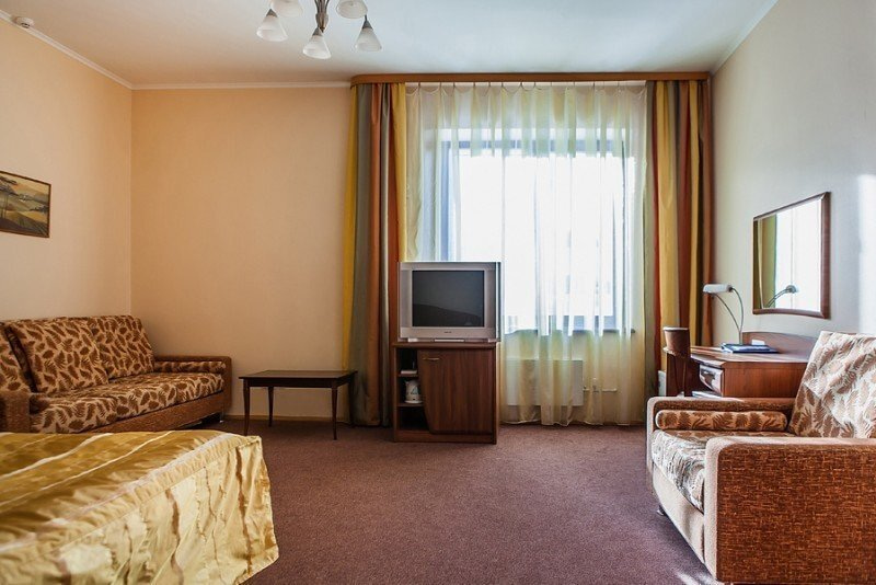 Джуниор Сюит