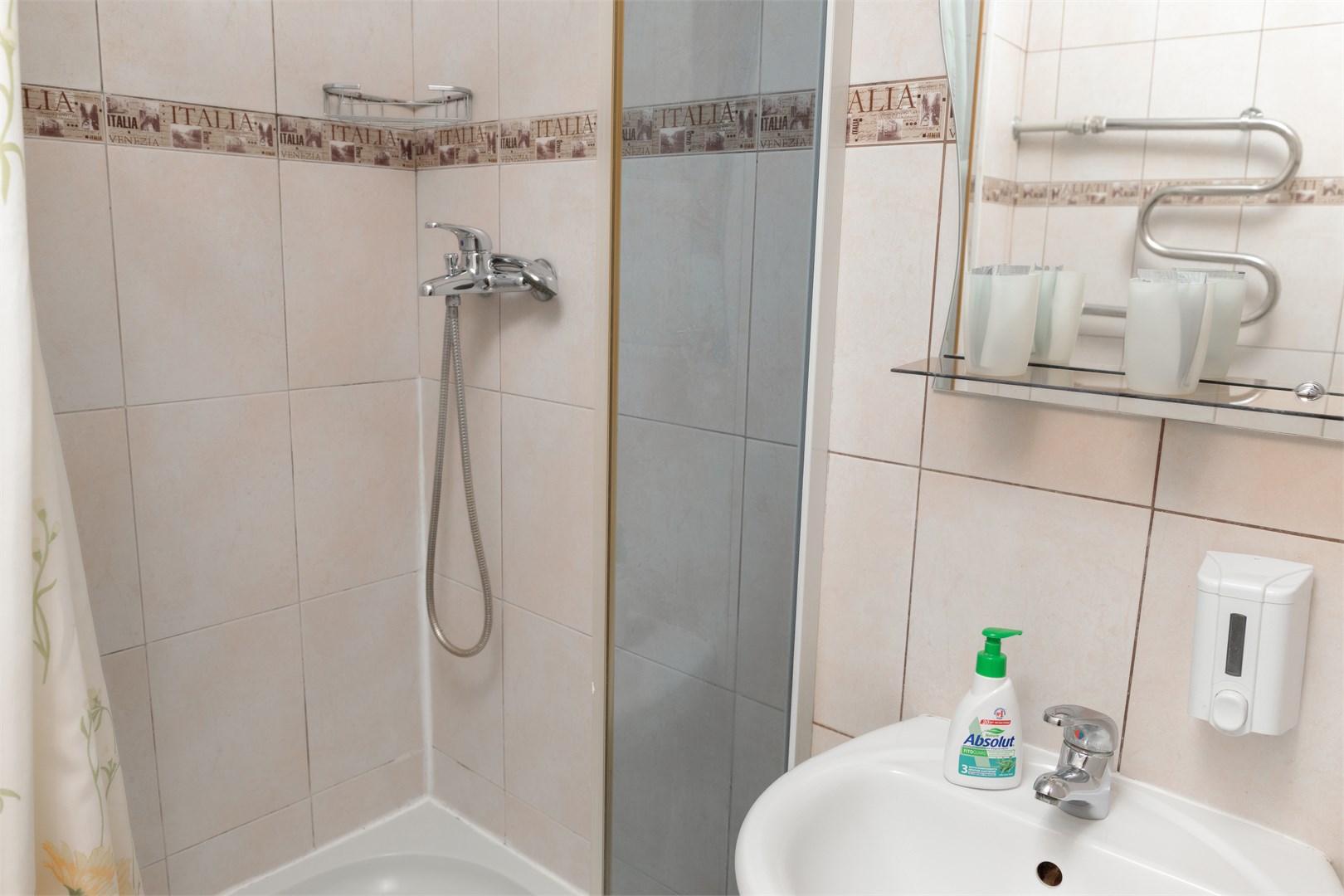 Стандарт 2-местный корпус №1 вид на Волгу