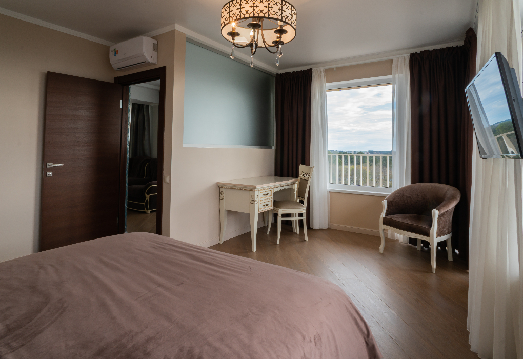 2-мест. 2-комн. люкс, главн. корп.