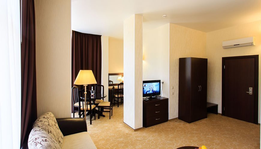 Студия с видом на горы