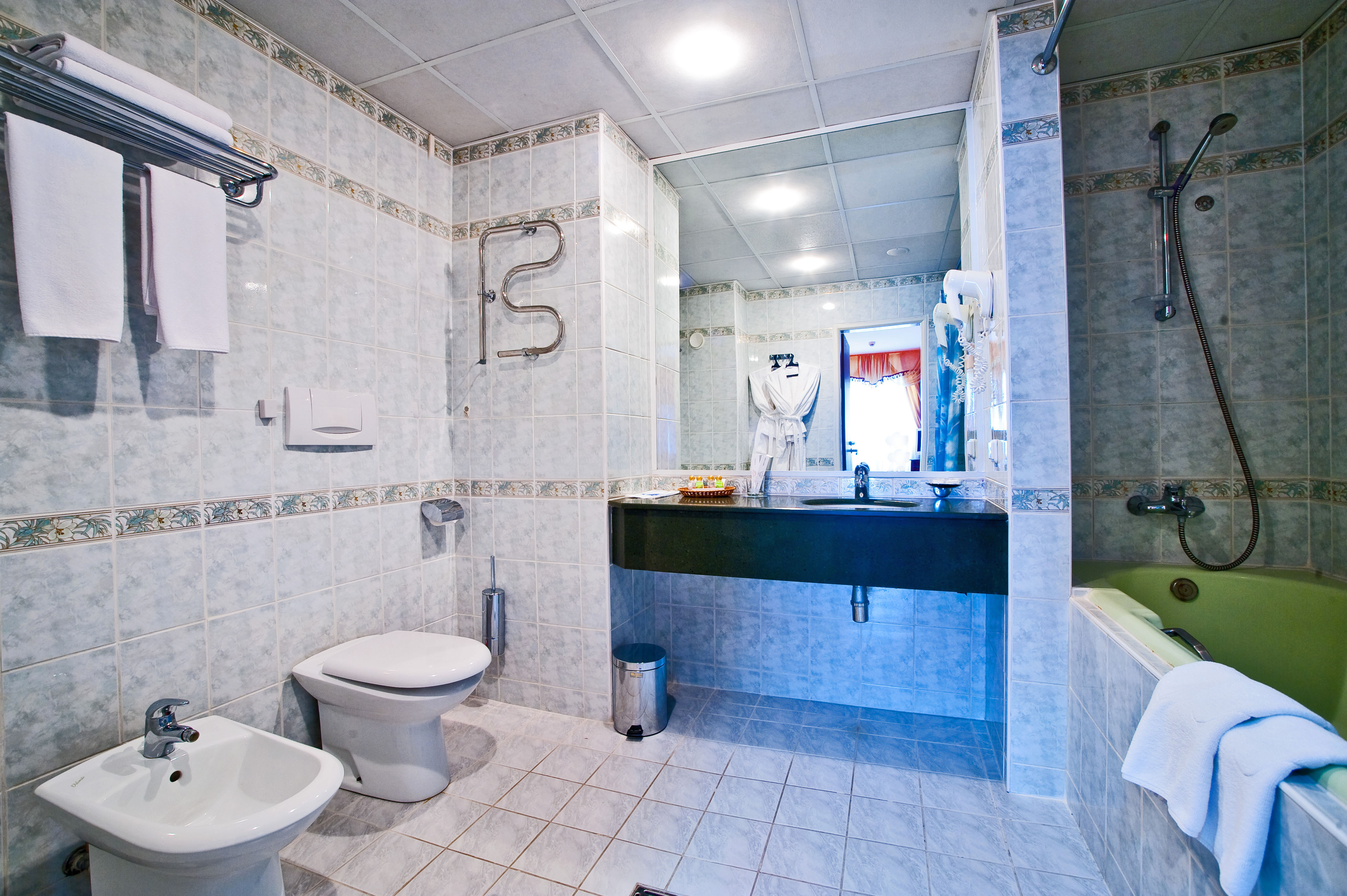 Посмотреть в галерее Люкс 2-местный 2-комнатный, корпус 2