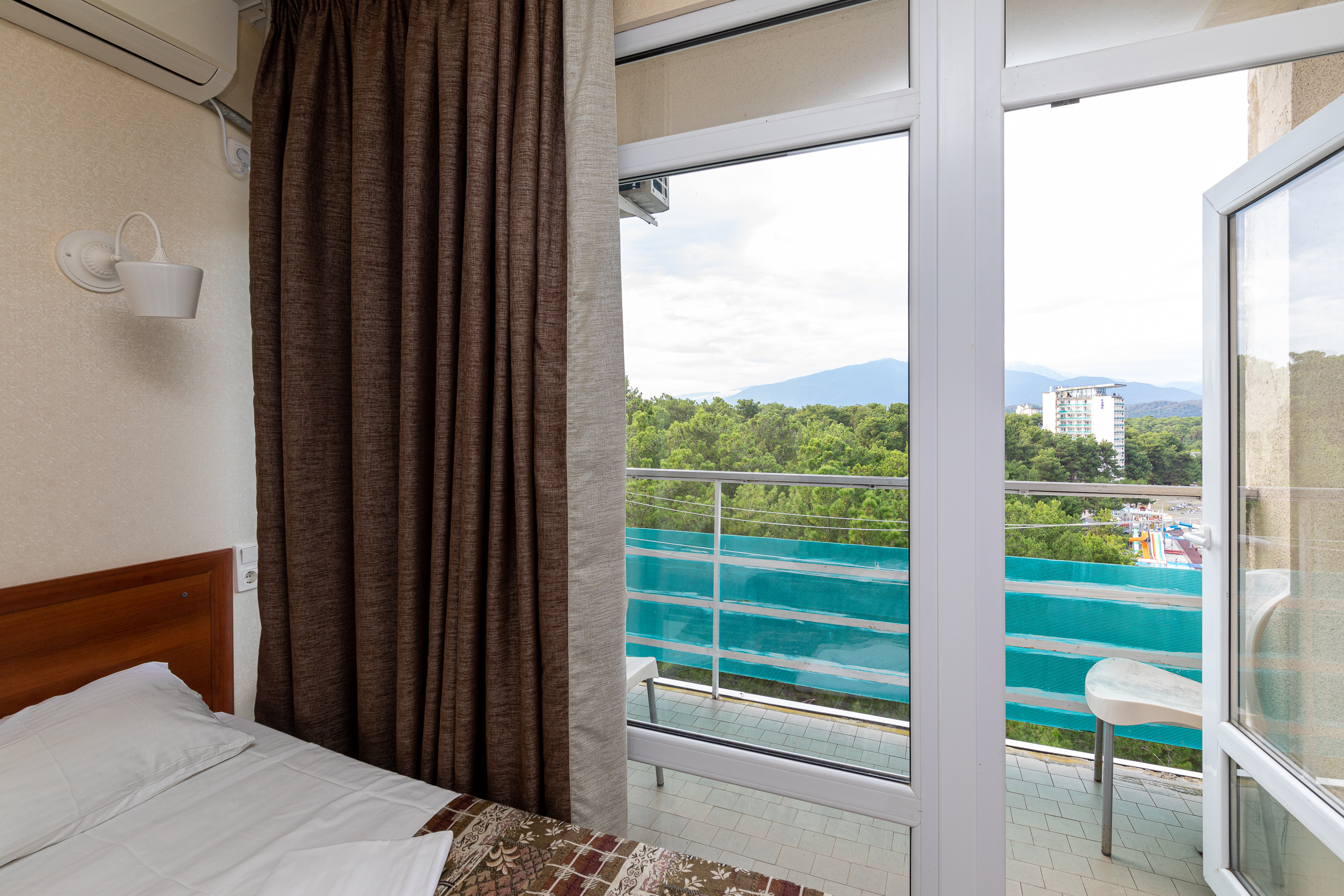 Стандартный 2-местный 1-й категории (с ремонтом, балкон)