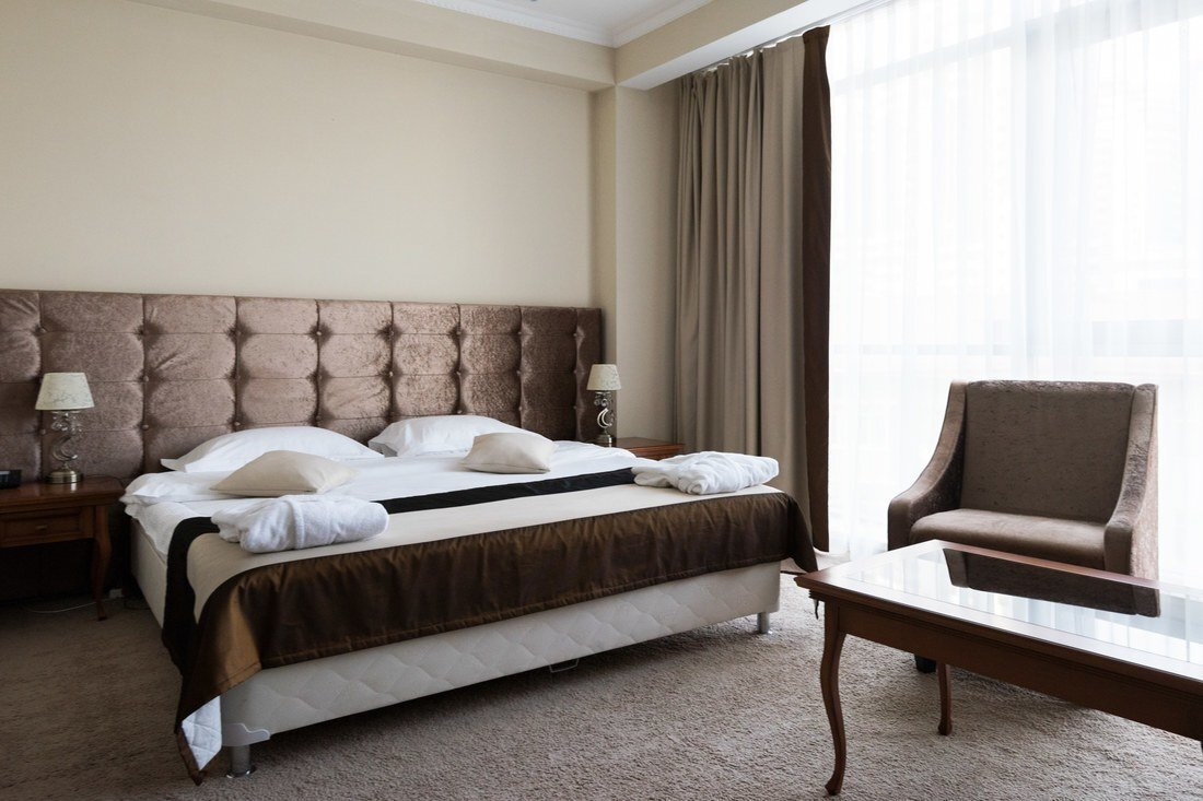 Полулюкс, Основной корпус