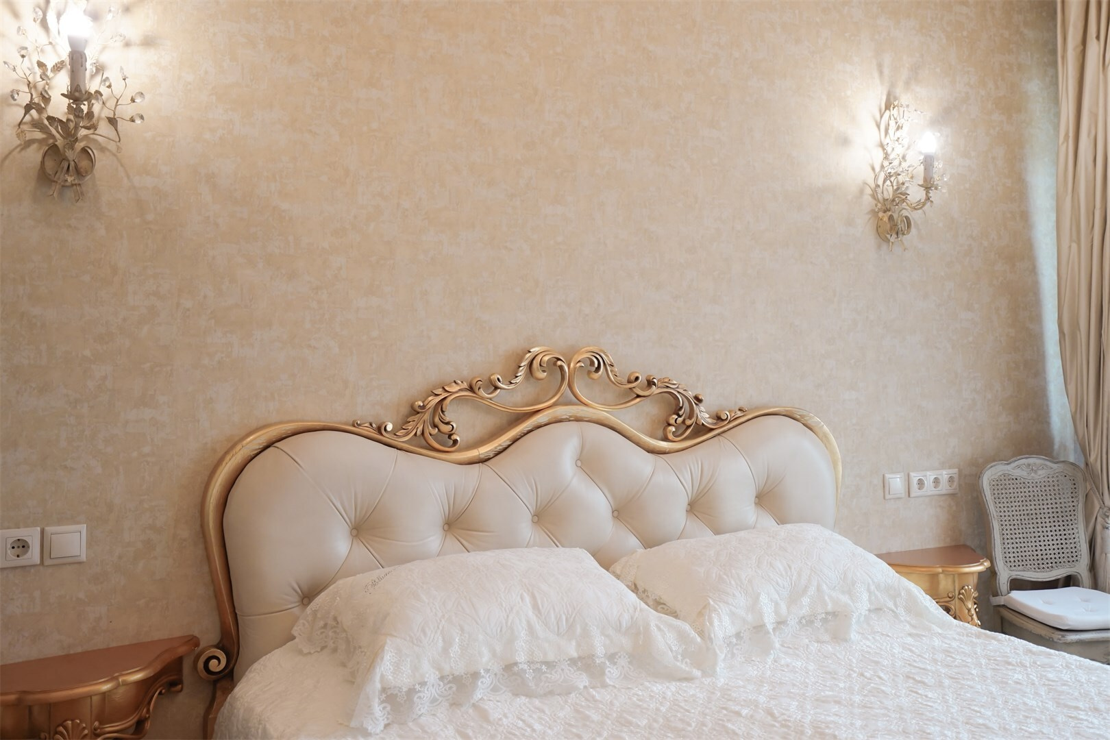 Standart Premium Gold, Main Building