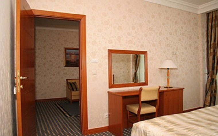 Посмотреть в галерее Люкс W, Главный корпус