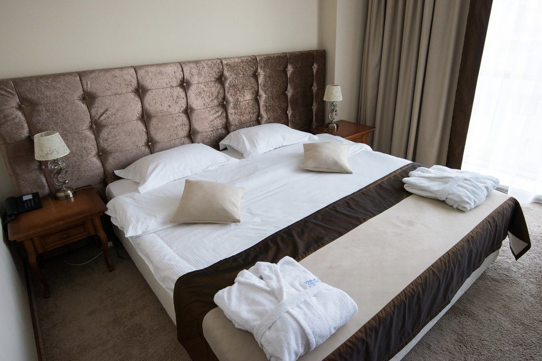 Полулюкс, Основной корпус