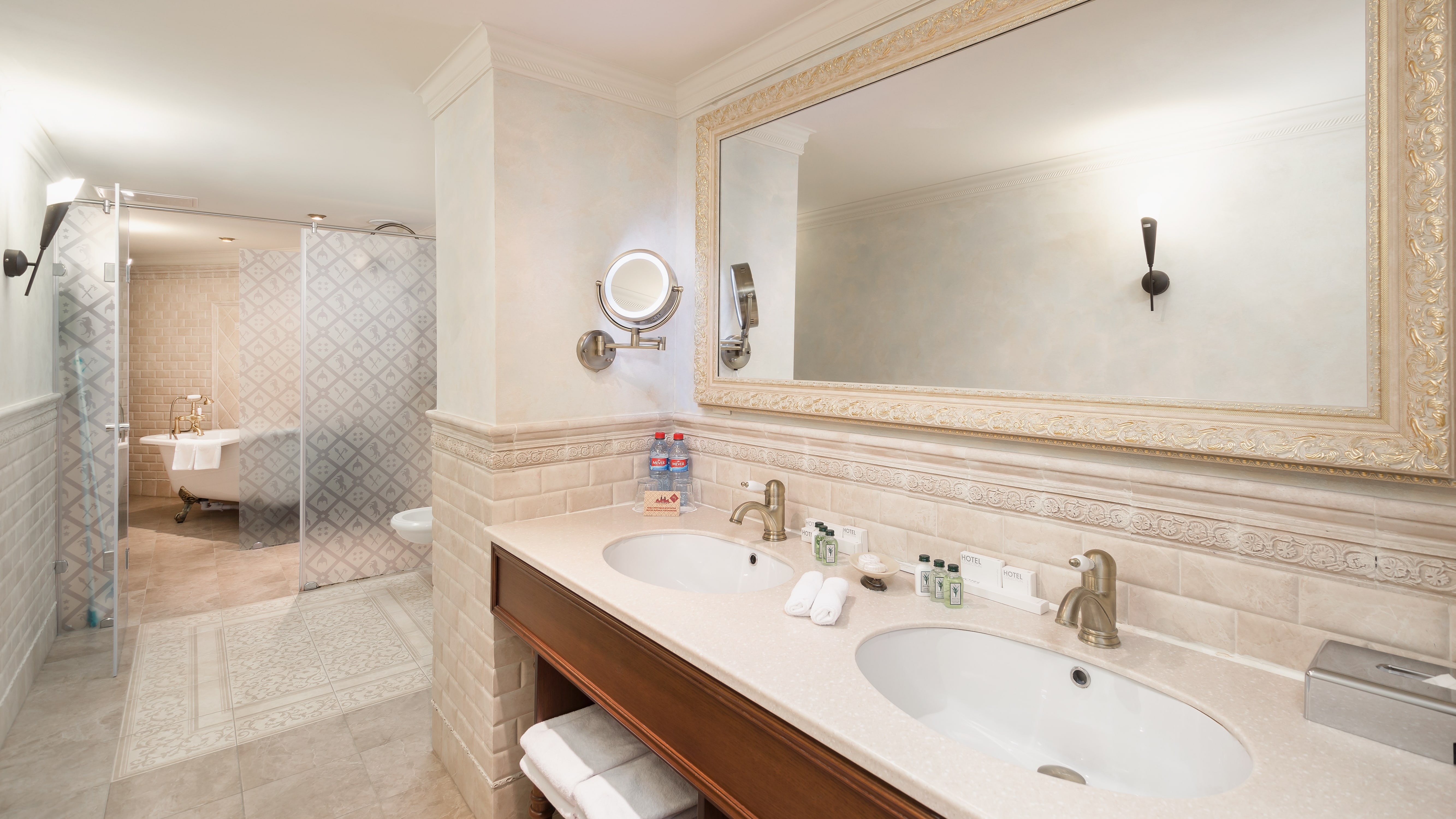 Люкс Короля 2-местный 2-комнатный