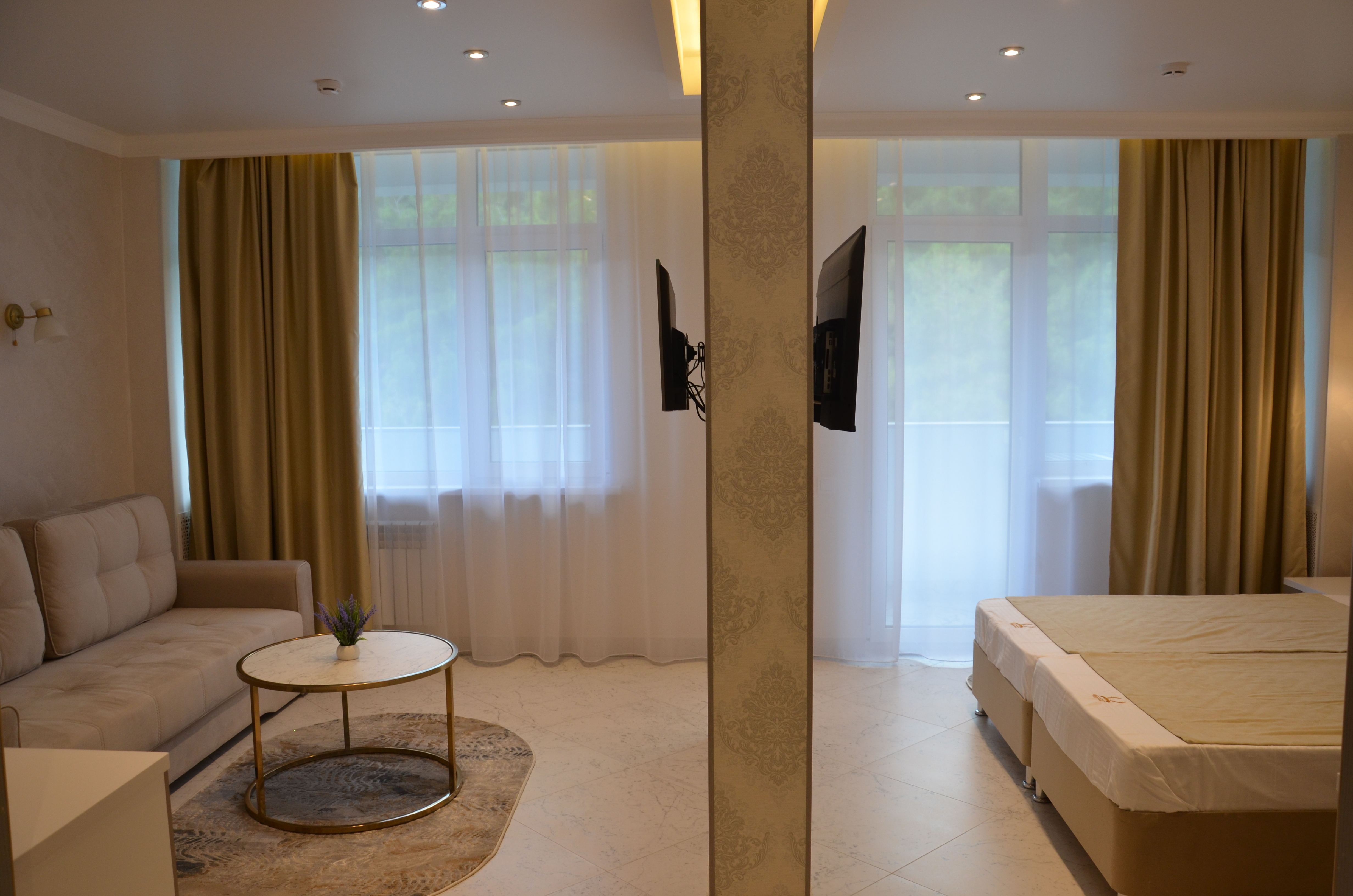 Джуниор сюит 2-местный корпус Бриз