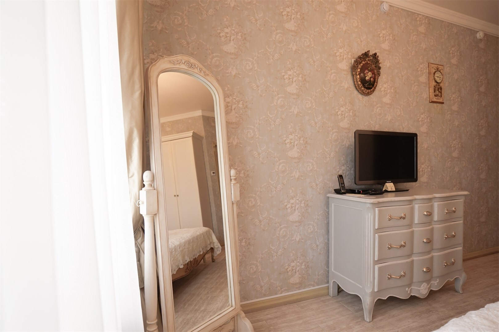 Standart Premium Gold, Main Building