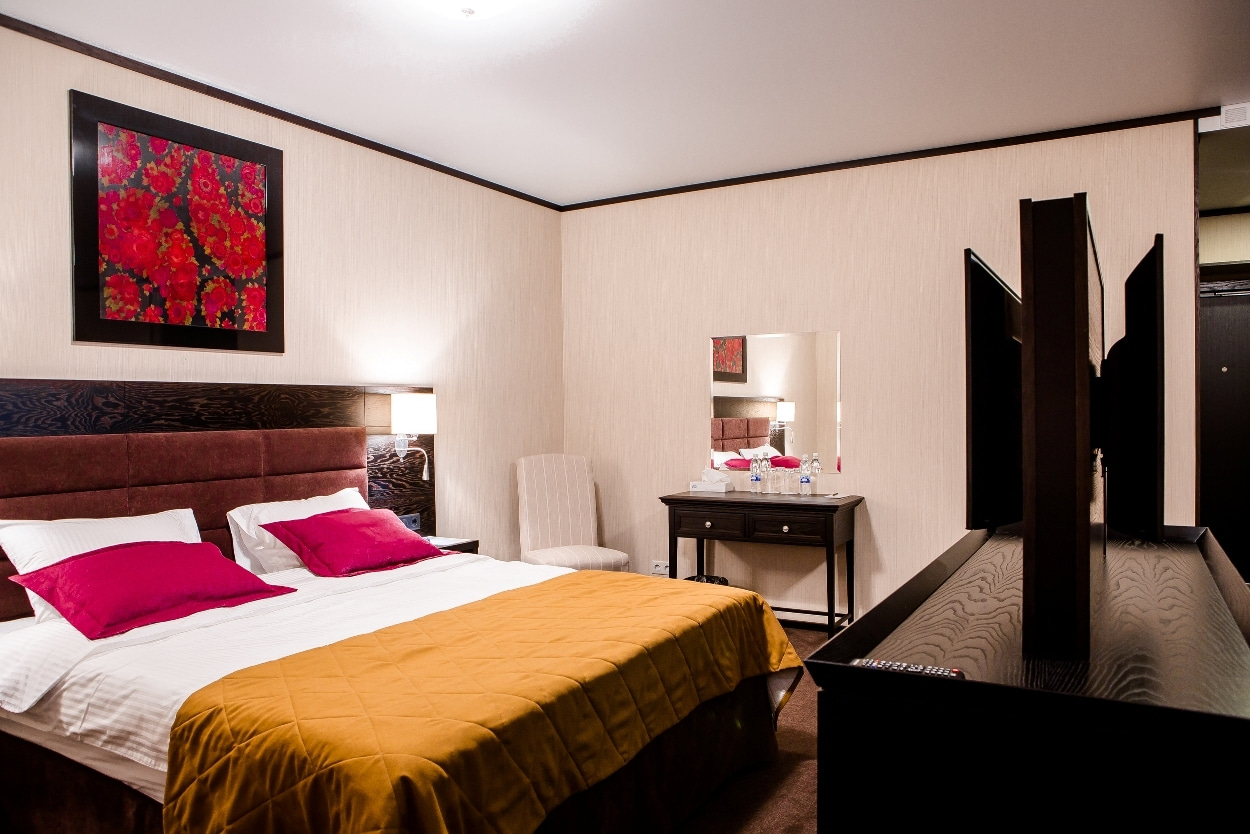 Джуниор Сюит