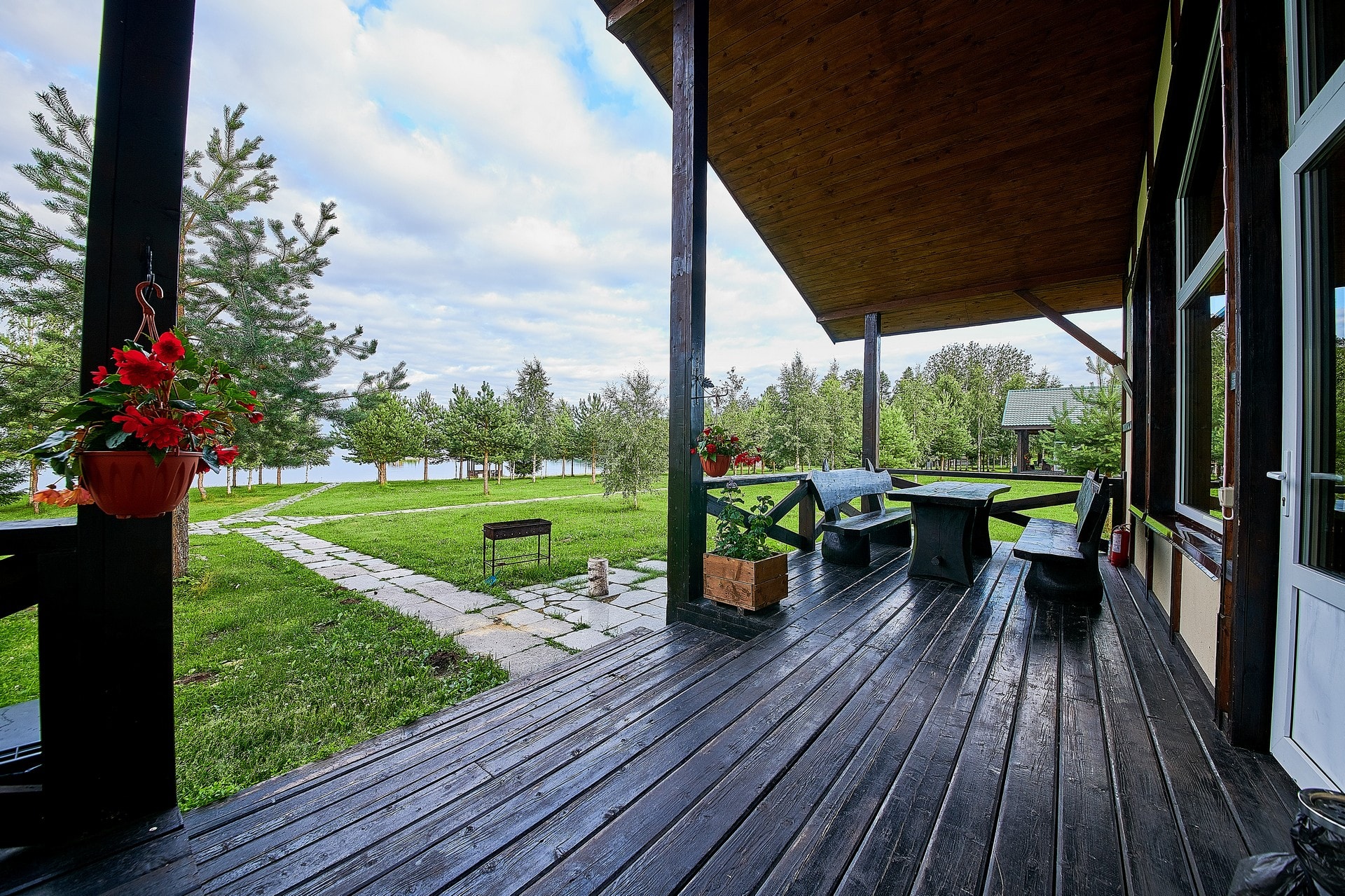 Коттедж 10местный коттедж с камином и сауной