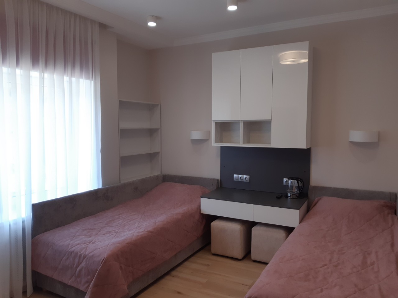 Посмотреть в галерее Комфорт+ 2-местный Твин Комфорт+ корпус 1 (4 этаж)