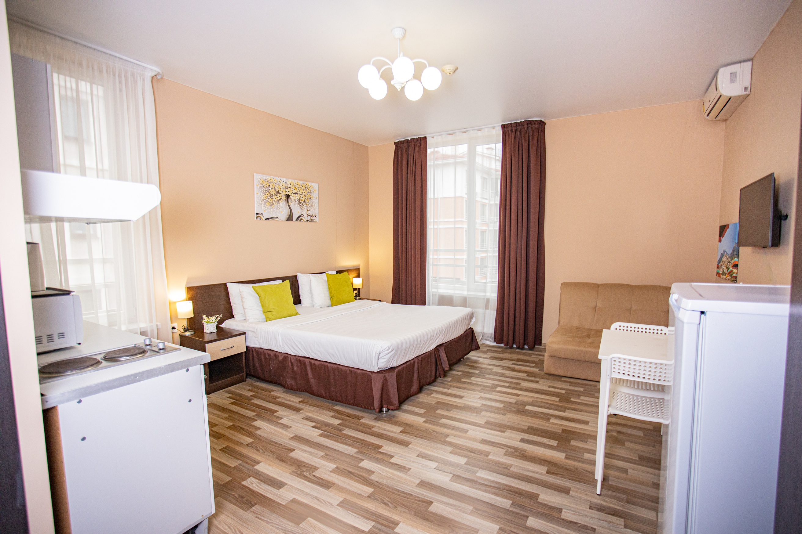 Апартаменты Апартаменты 4-х местные, вид на бассейн/горы (206,306,406,506)