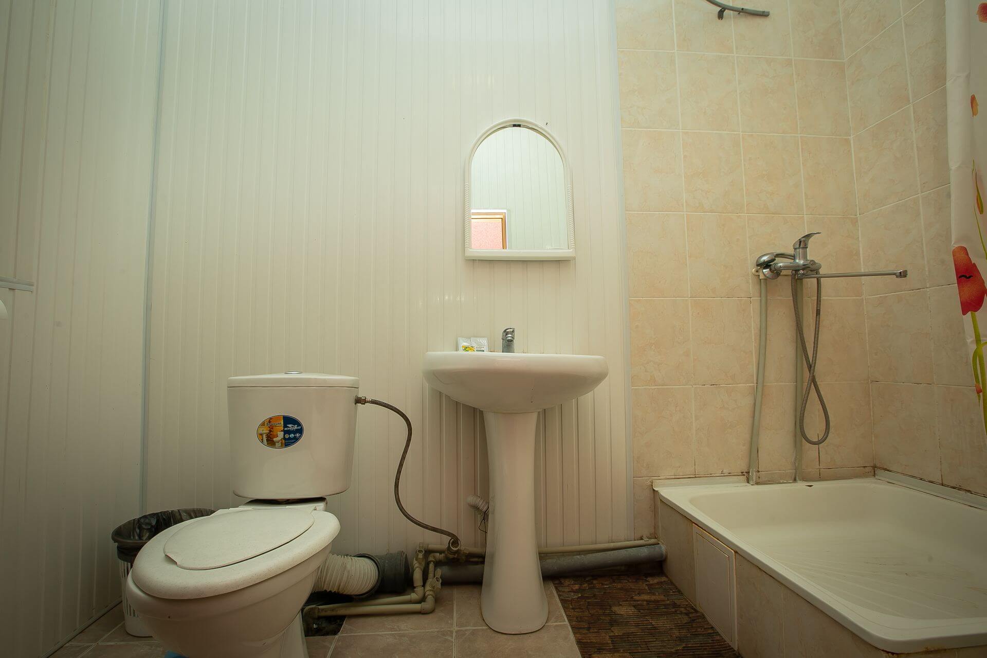 Стандартный 2-местный 1-комнатный, 2 категория (б/лоджи, вид на горы)