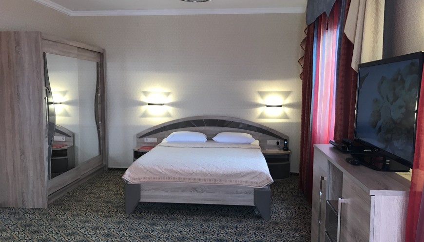 Джуниор сюит 2-местный 1 комнатный корпус С вид на море