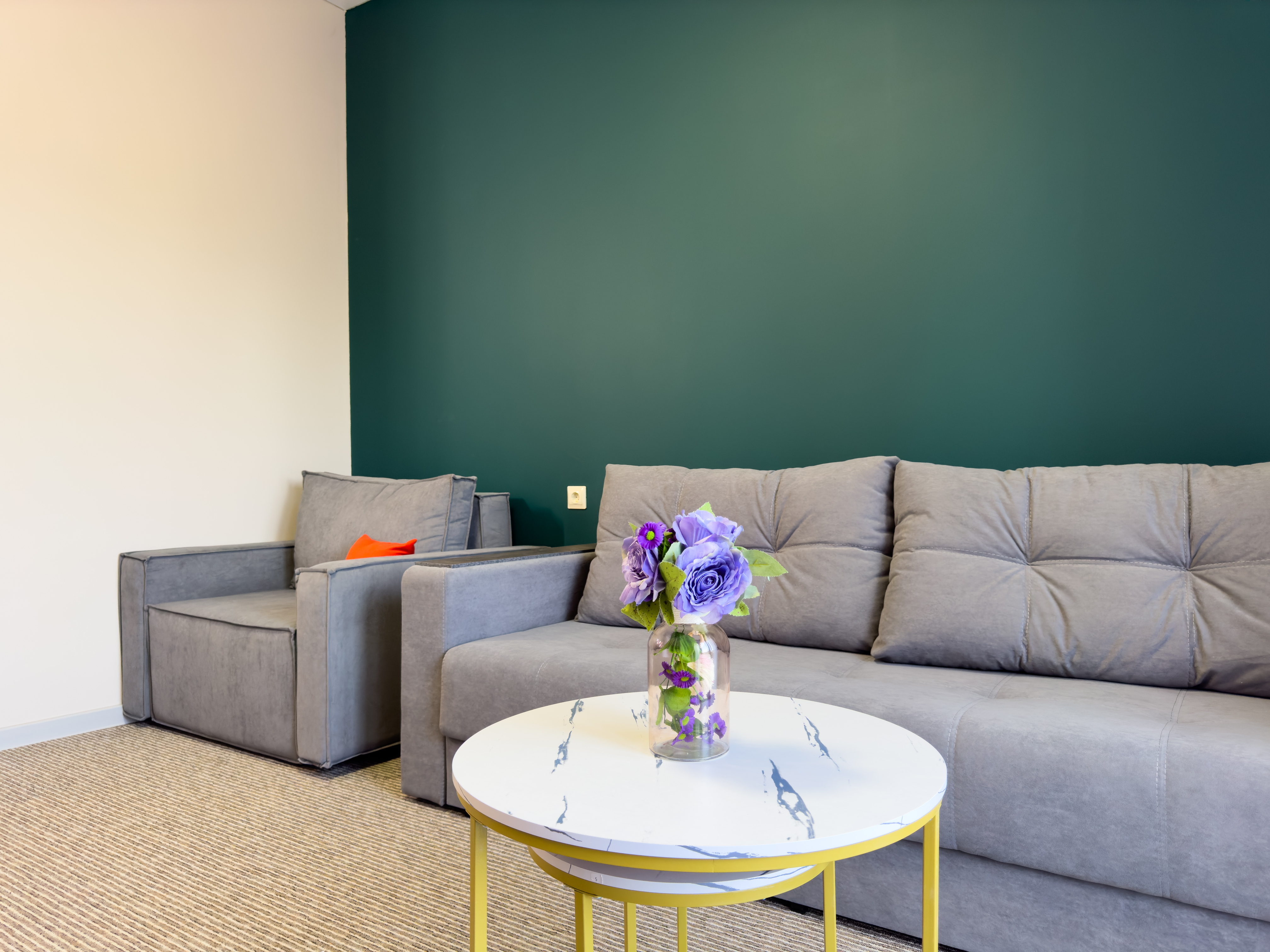 Люкс 2-местный 2-комнатный с балконом  корпус 2