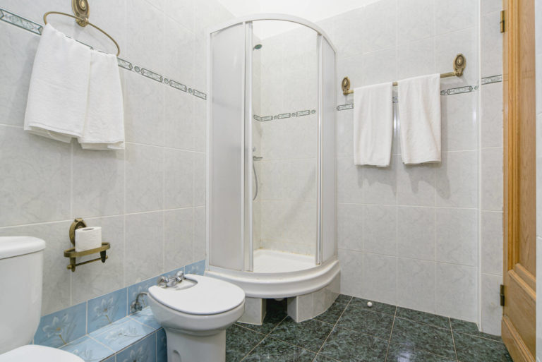 Посмотреть в галерее Апартаменты (100-101,200-201,300-301) (4-местные), корпус «Адмиралтейский» (№3)