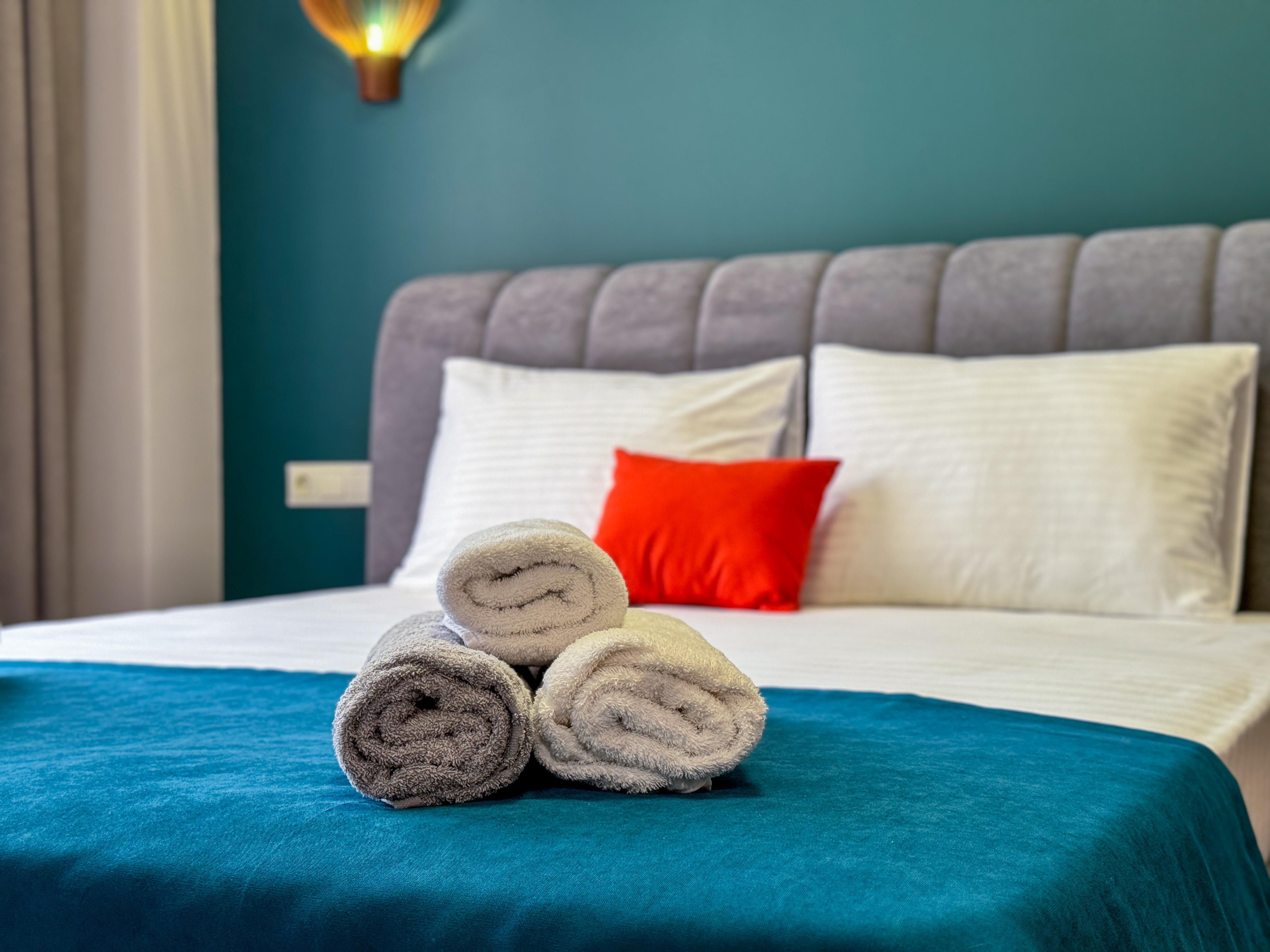 Люкс 2-местный 2-комнатный с балконом  корпус 2