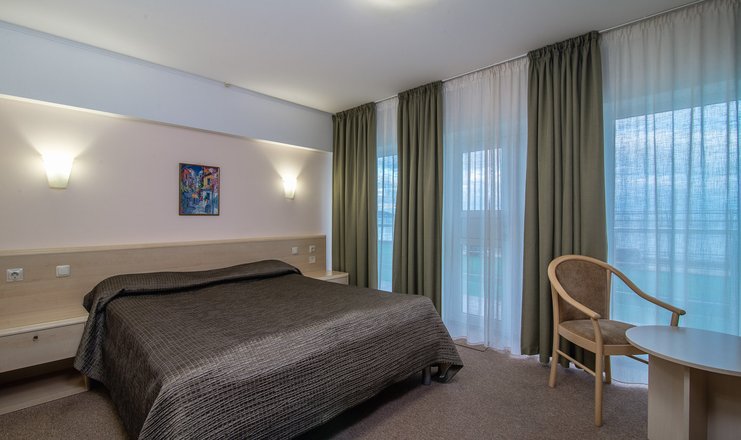 Стандартный 2-местный DBL у бассейна