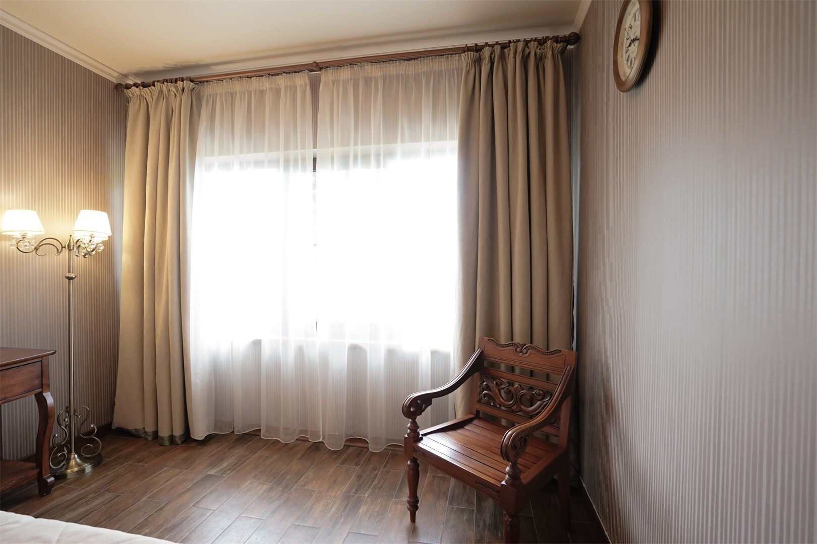 Standart Premium Business, Main Building